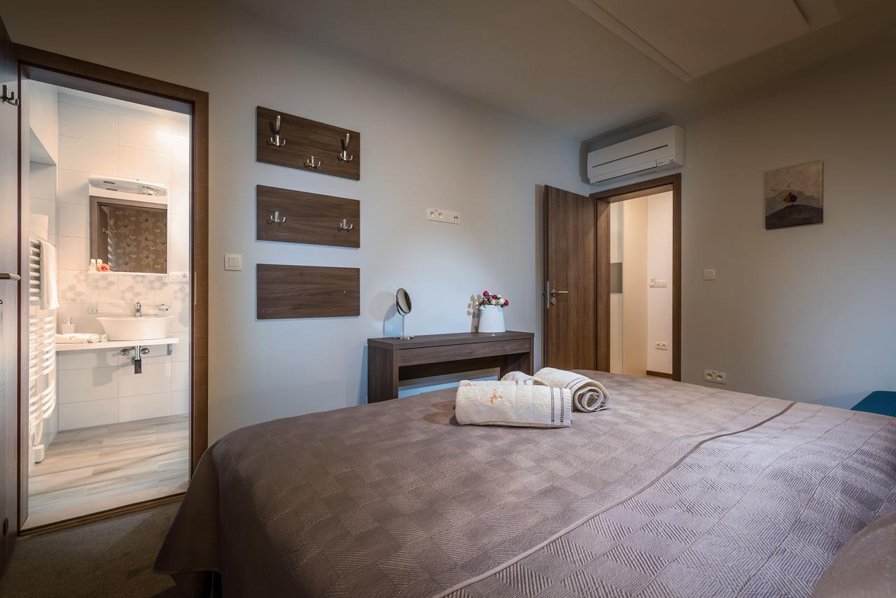 Apartmanovy Dom Krivan Bešeňová Eksteriør bilde