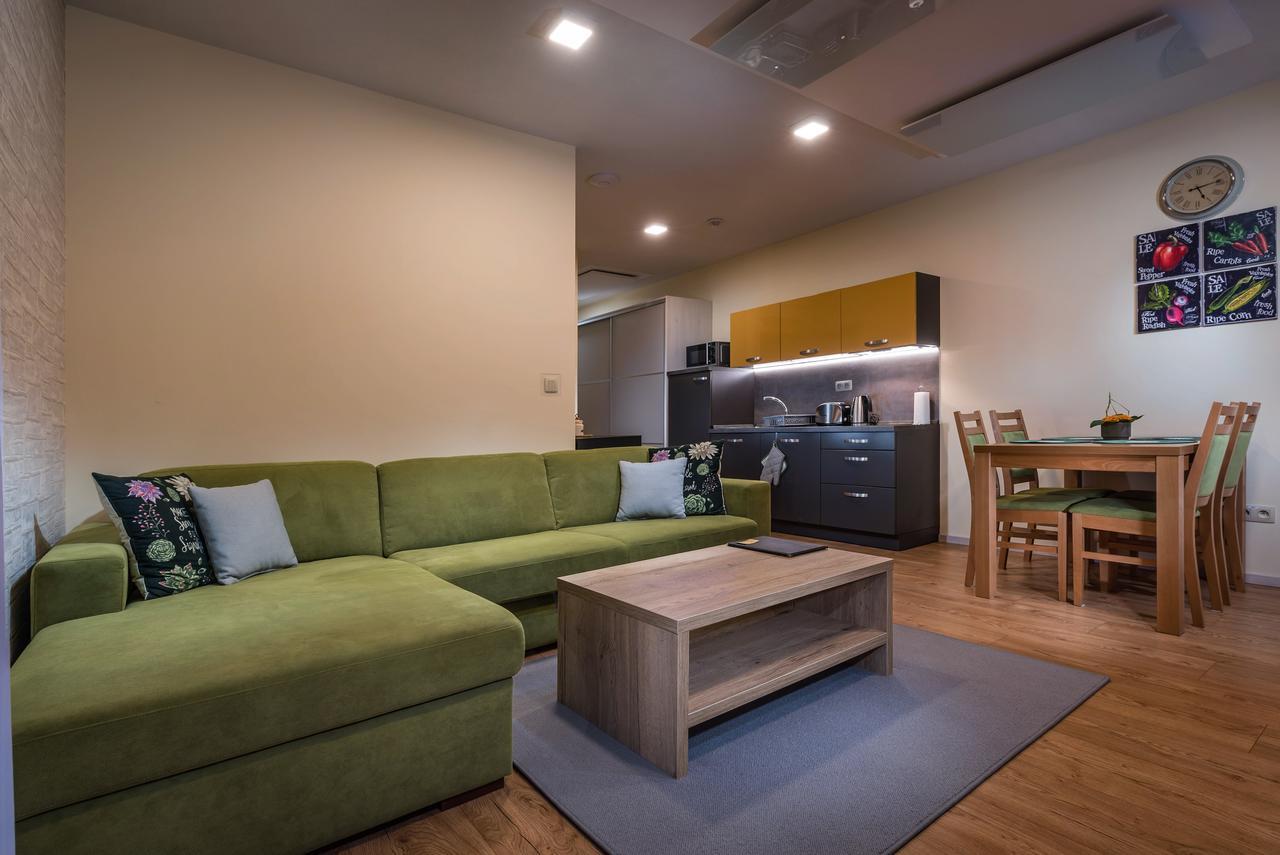 Apartmanovy Dom Krivan Bešeňová Eksteriør bilde
